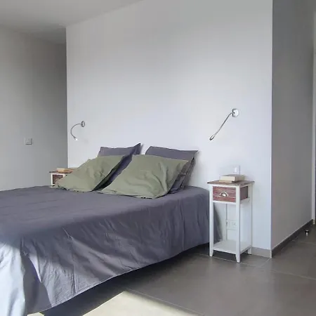 Homekeeper 3 Recentes Vue Piscine Privee Conca
